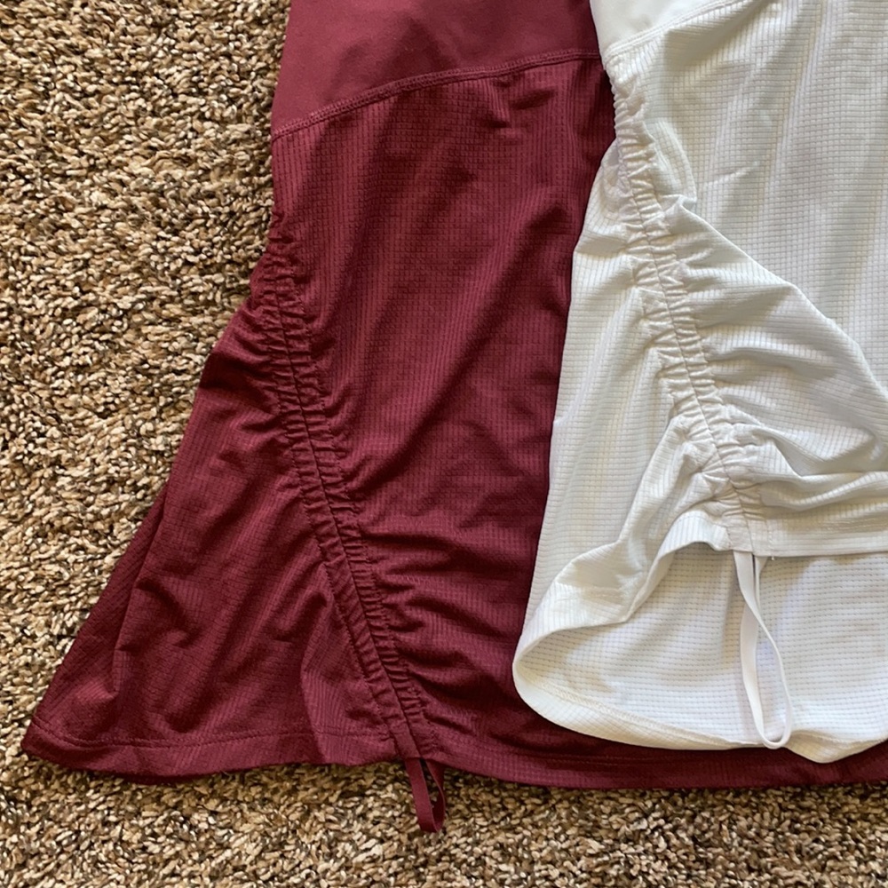 Bundle two Fabletics tanks - Picture 2 of 5